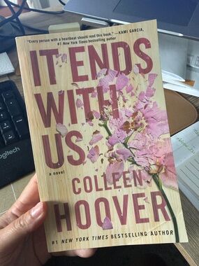Colleen Hoover It Ends With Us Paperback - Pink Floral Cover